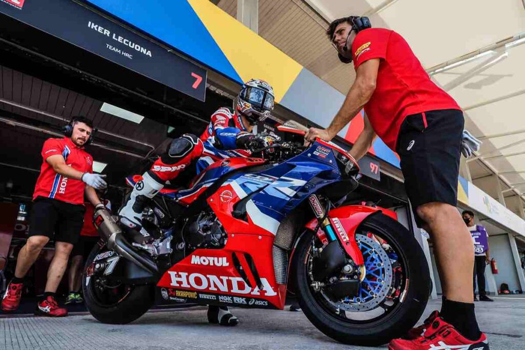 SBK Indonesien, Lecuona schafft es nicht: Doppelbruch für den Spanier Iker Lecuona Superbike Indonesia