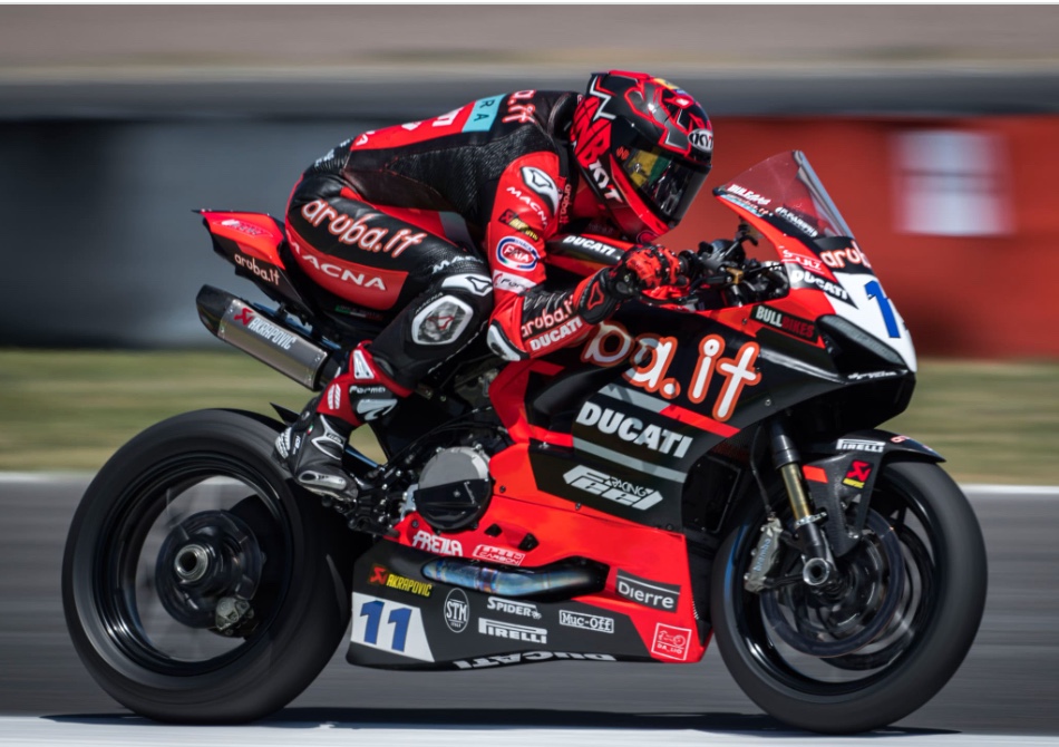 Supersport Indonesia: Niccolò Bulega comanda o Duke-tris na sexta-feira