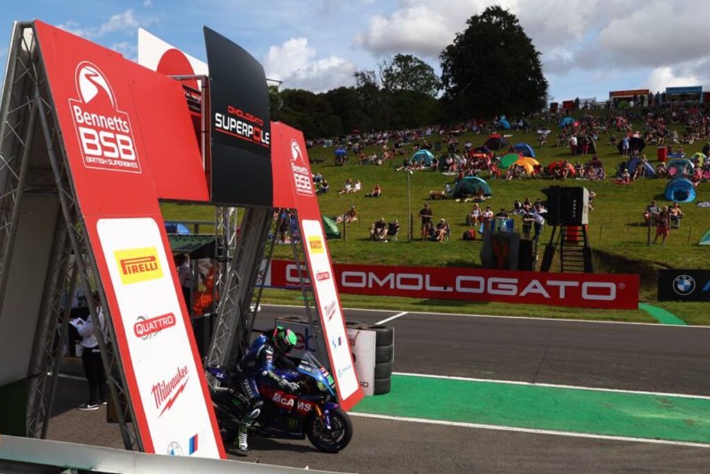 Superpole legendaris kembali di British Superbike 2023 Ritorna la mitica Superpole nel British Superbike 2023