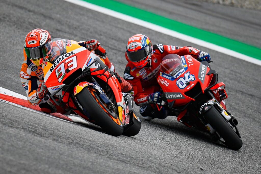 Wie viele Fahrer mit drei Herstellern in der MotoGP, Marc Marquez der einzige treue dovizioso-marquez-motogp