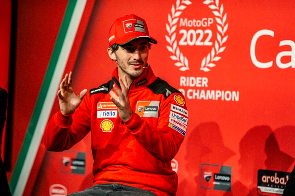 Pecco Bagnaia le lance : "J'aimerais courir les 8 Heures, peut-être que je peux les convaincre"