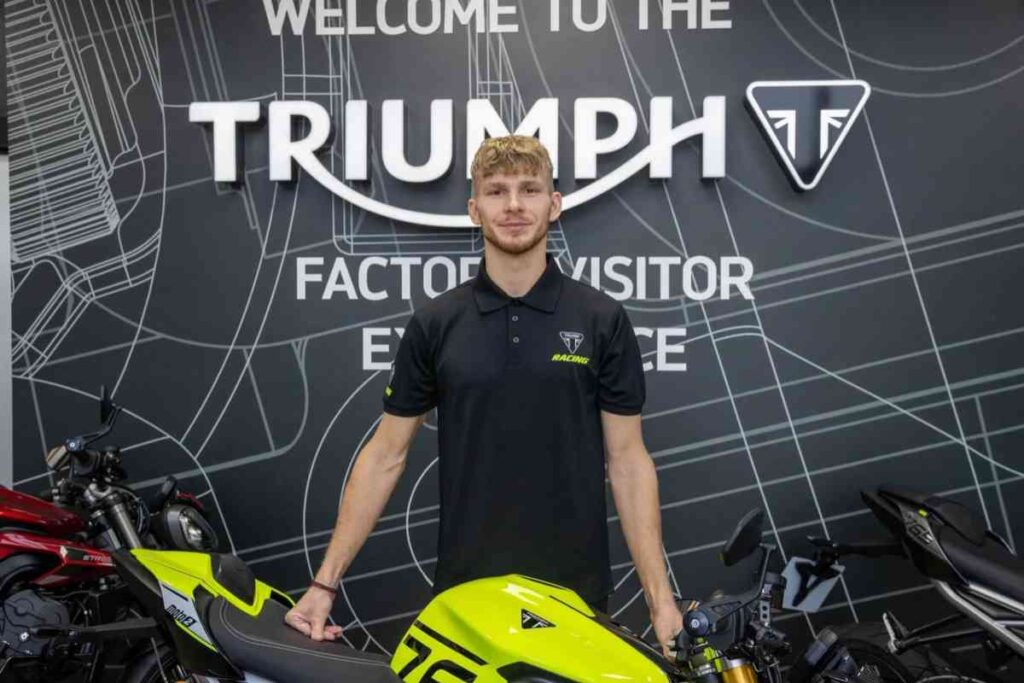 niki tuuli supersport triumph