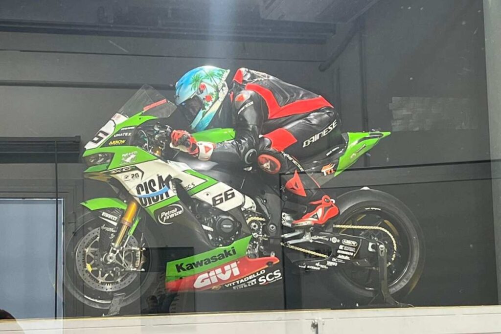 Tom Sykes Puccetti Superbike Galleria del vento