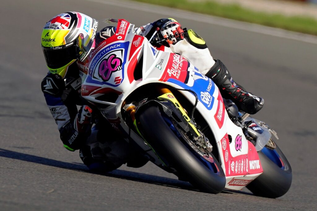 Hawk meninggalkan Suzuki dan mengumumkan pembalap untuk British Superbike Hawk lascia Suzuki e annuncia i piloti per il British Superbike