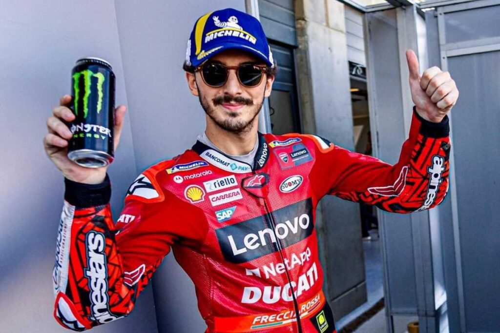 MotoGP, Ezpeletas Bedauern: Bagnaia macht die Nachrichten nicht so, wie er es verdient Bagnaia Pecco Ezpeleta MotoGP