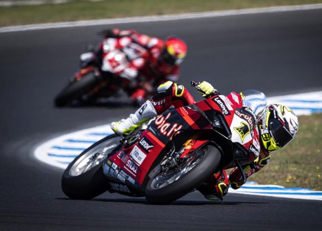 Superbike Phillip Island Training 2: Ducati entfesselt, Petrucci, was für ein Sprung! Alvaro Bautista, Superbike