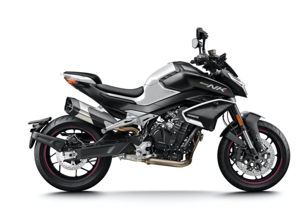 CFMoto : le 800NK arrive, voici le chinois nu en deux versions CFMoto, 800NK