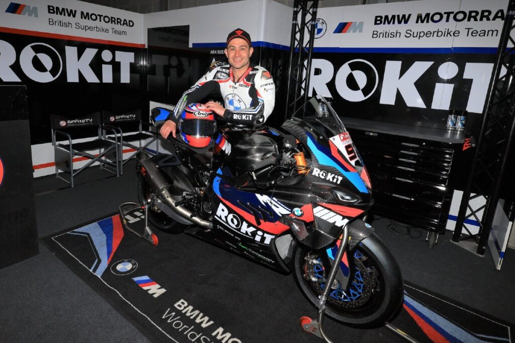 Leon Haslam nel BSB con colori da Mondiale Superbike
