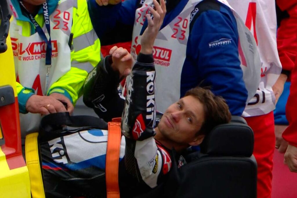 Superbike Assen van der Mark operato femore sinistro