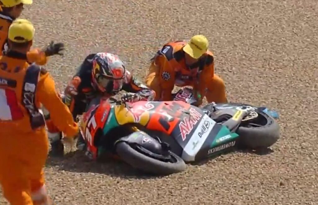 moto2-acosta-crash-le-mans