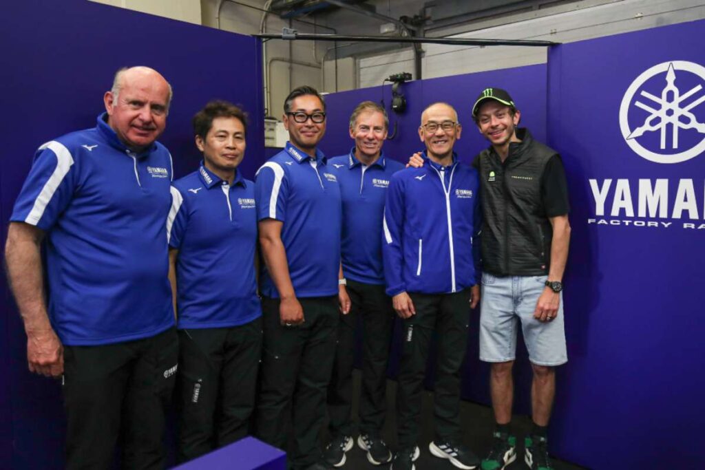 MotoGP, Valentino Rossi-Yamaha: Die Satellitenhochzeit wird verschoben Valentino Rossi ambassador Yamaha