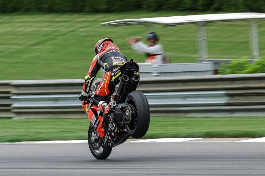 Xavi Forés siegte dreimal in der MotoAmerica: auch sein Barber’s Long Race Xavi Forés vittorioso tris nel MotoAmerica: sua anche la Long Race di Barber