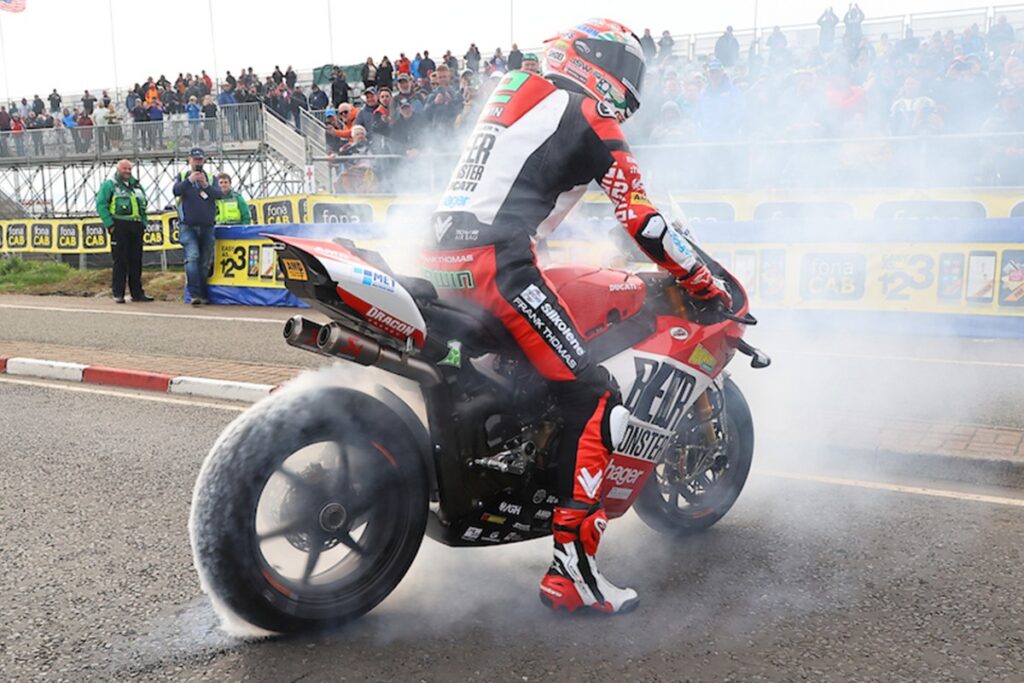 Glenn Irwin King of the North West 200: sekarang BSB Glenn Irwin Re della North West 200: adesso il BSB