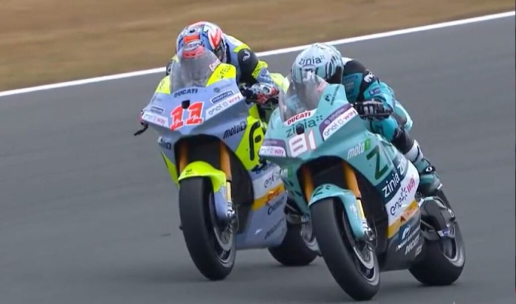 sorpasso-ferrari-torres-gara2-assen