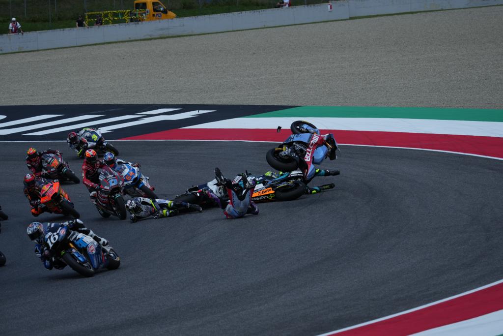crash-moto2-gara-mugello