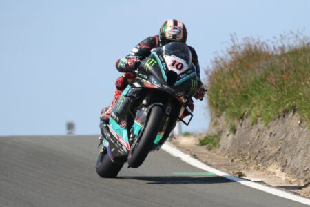 Peter Hickman trionfa al Senior TT e chiude un TT 2023 capolavoro