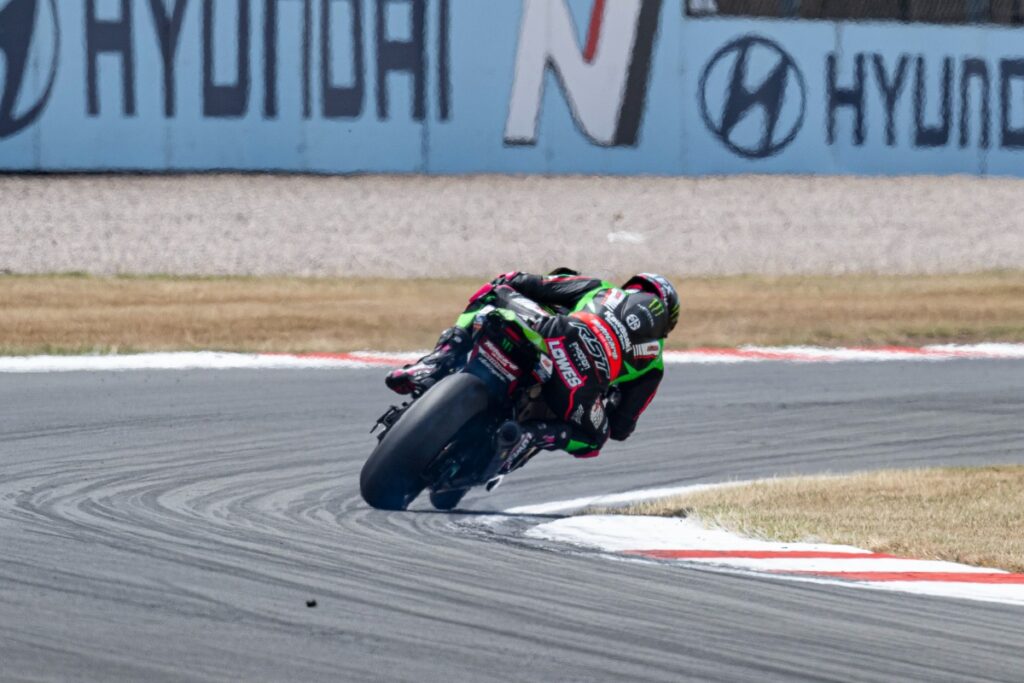 Superbike Donington : attention au nouvel asphalte Superbike Donington: occhio al nuovo asfalto
