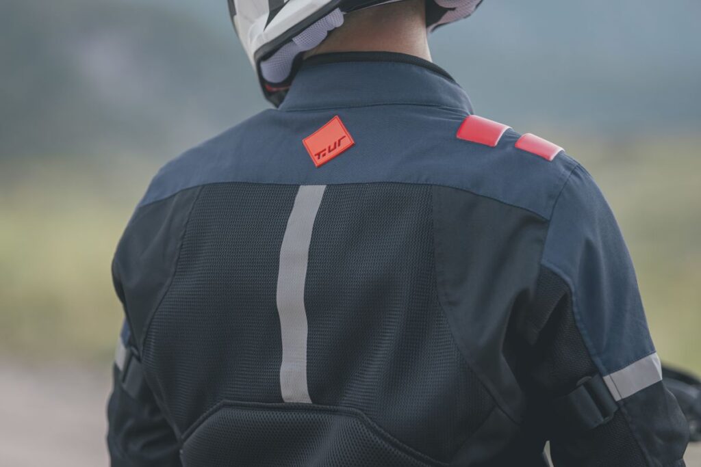 Vestes Transfer et Atlas, la réponse de T.ur à la chaleur estivale tur-transfer-atlas-giacche-estive