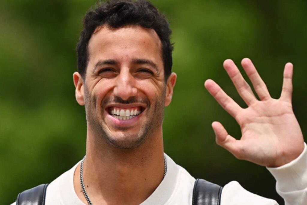F1, Ricciardo est de retour : il remplacera De Vries dans AlphaTauri Ricciardo De Vries AlphaTauri F1