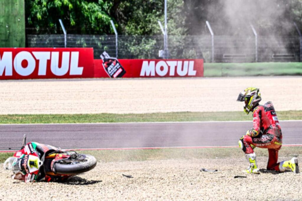 Alvaro Bautista Superbike Imola caduta
