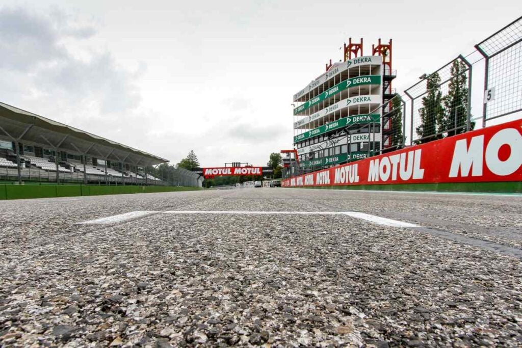 Superbike Imola 2023 orari diretta TV Sky NOW TV8