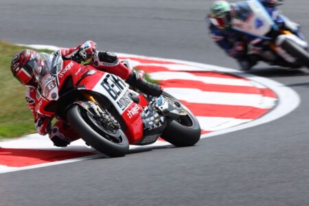 Tommy Bridewell vince a Brands Hatch e allunga nel British Superbike