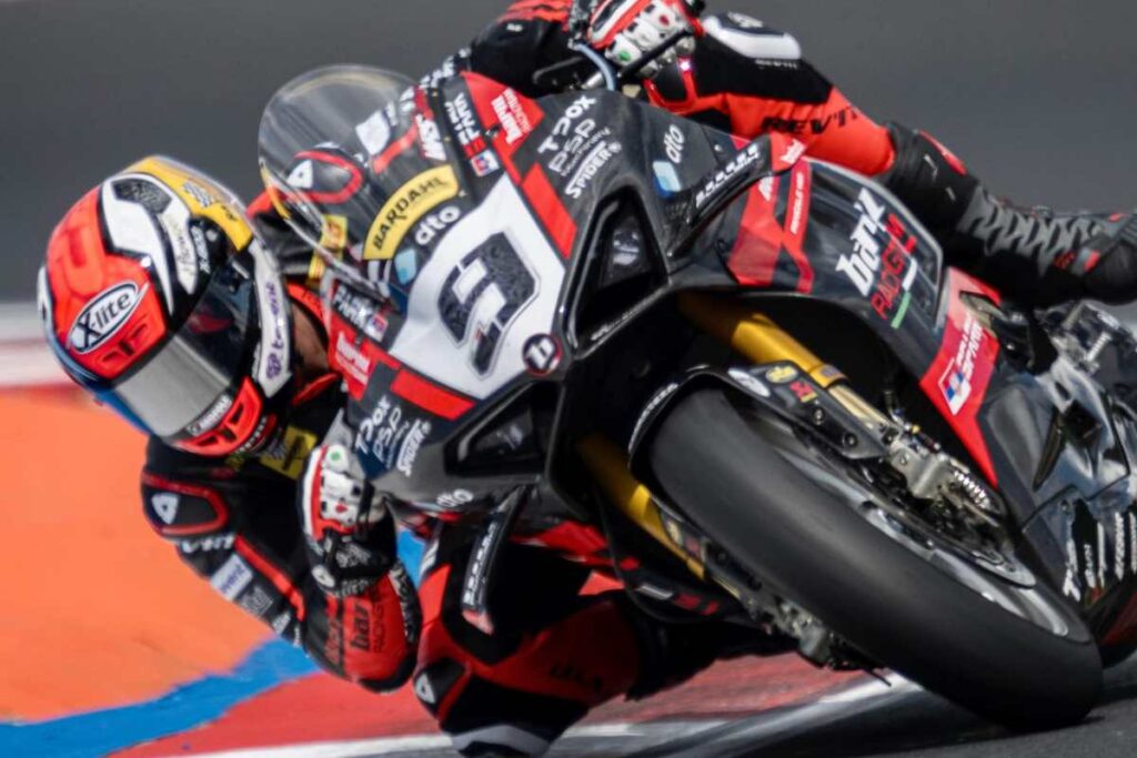 Superbike, Petrucci subito forte a Most