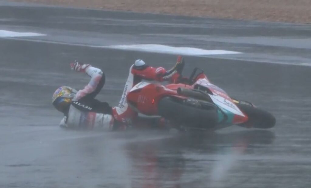 crash-p3-dixon-moto2-silverstone