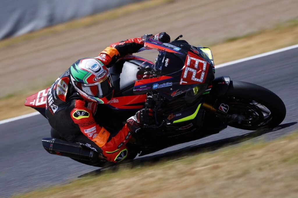Aprilia con la RSV4 1100 sul podio Superstock alla 8 ore di Suzuka