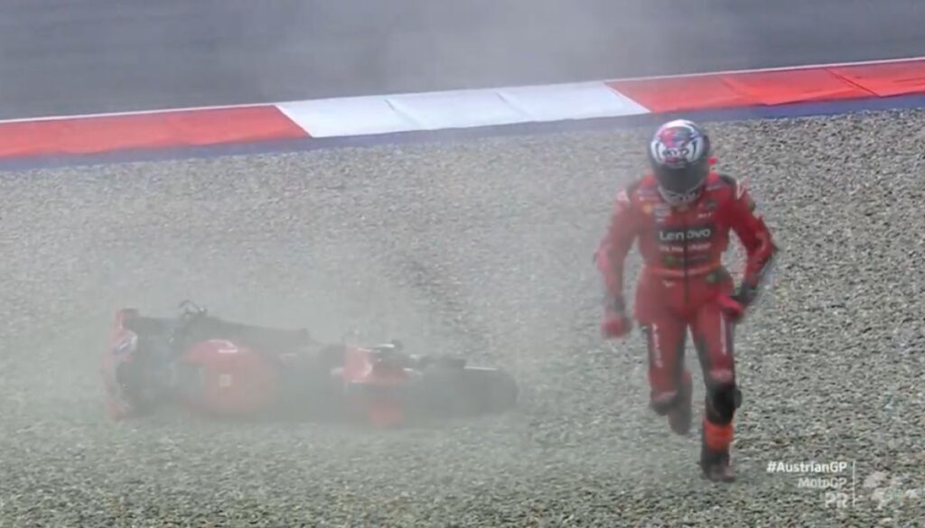 MotoGP Oostenrijk, Tests: Bezzecchi vliegt, Bastianini nog een klap bastianini-crash-prove-motogp-austria