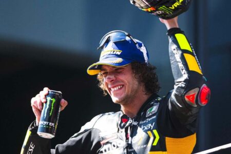 MotoGP, Bezzecchi con il team VR46 anche nel 2024: ufficiale