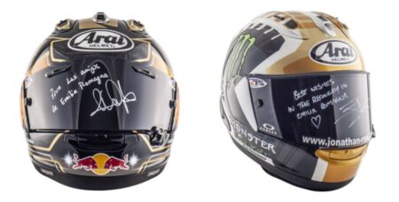 寄付して勝ちましょう: ダニ ペドロサとジョナサン レイのヘルメットが手に入るでしょう!