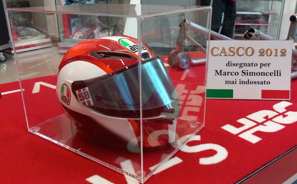 Marco Simoncelli, les deux casques qu’il n’a jamais pu utiliser casco-simoncelli-motogp-2012