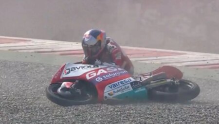 alonso-crash-moto3-india