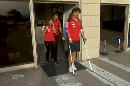 MotoGP Catalunya, Pecco Bagnaia commenta la caduta