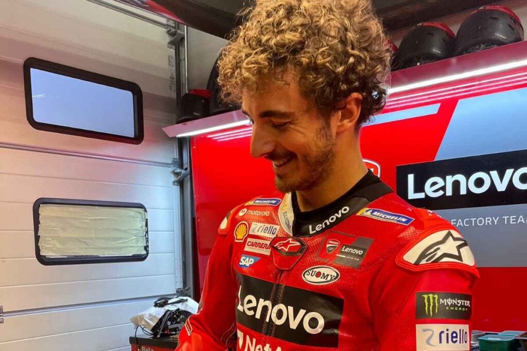 MotoGP, Pecco Bagnaia will Erklärungen: „Warum bin ich gestürzt?“ MotoGP, Pecco Bagnaia vuole spiegazioni sulla caduta di Montmelò
