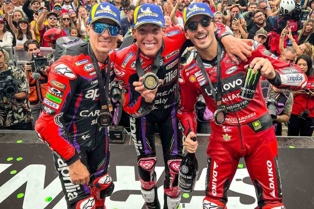 MotoGP Catalunya, Aleix Espargaro elogia Pecco Bagnaia