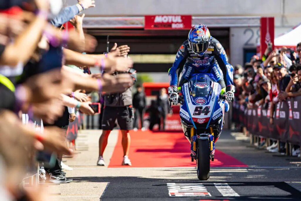Superbike Aragon, Razgatlioglu si avvicina a Bautista in classifica