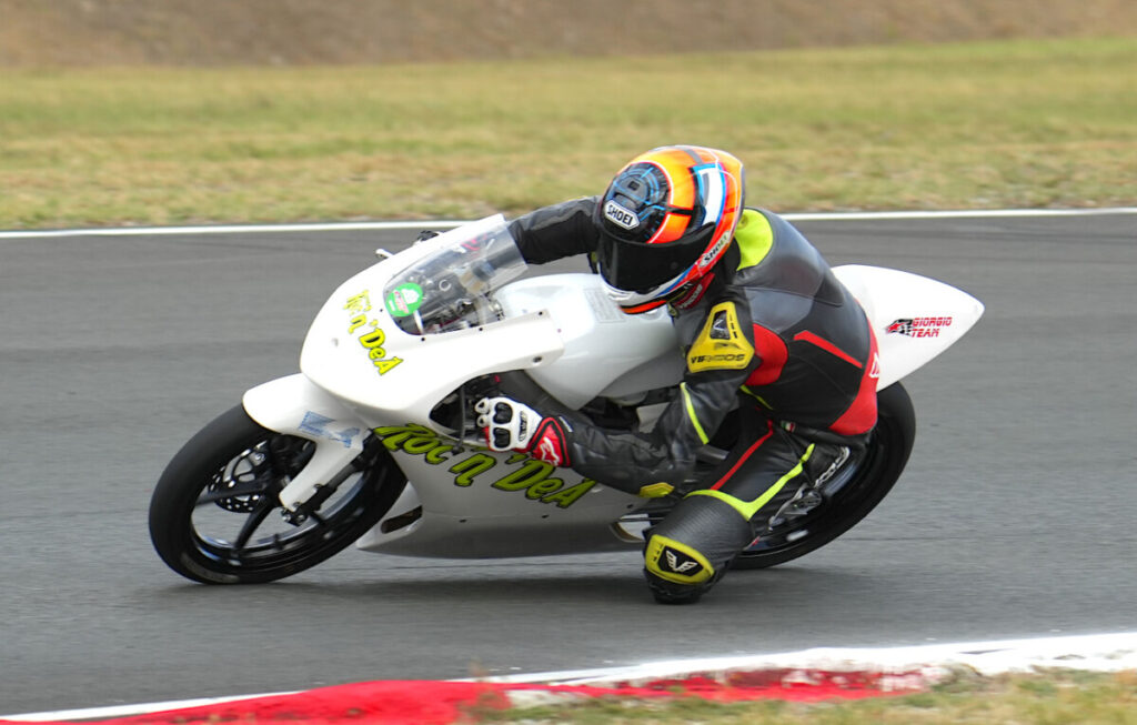 Alex De Angelis studiert den neuen Honda PreMoto3 „Ein echtes Rennrad“ de-angelis-premoto3-honda-varano