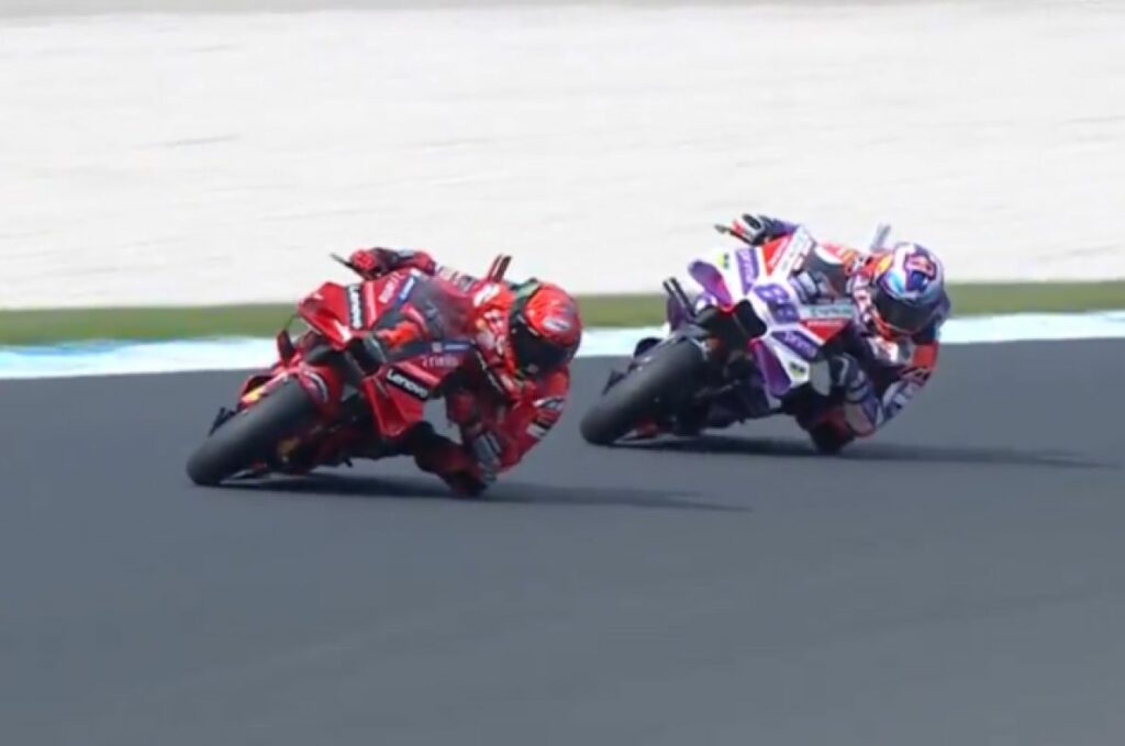 MotoGP Australie, Tests : KTM rugit, Bagnaia de nouveau hors du top 10 bagnaia-martin-motogp-prove-australia