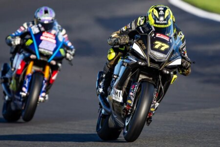 British Superbike 2023 apertissimo: tensione in Gara 1 a Brands Hatch, vince Ryde