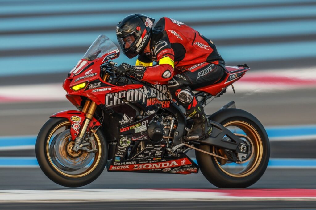 Le tank de la discorde du Championnat du Monde d’Endurance FIM EWC Il serbatoio della discordia del Mondiale Endurance FIM EWC