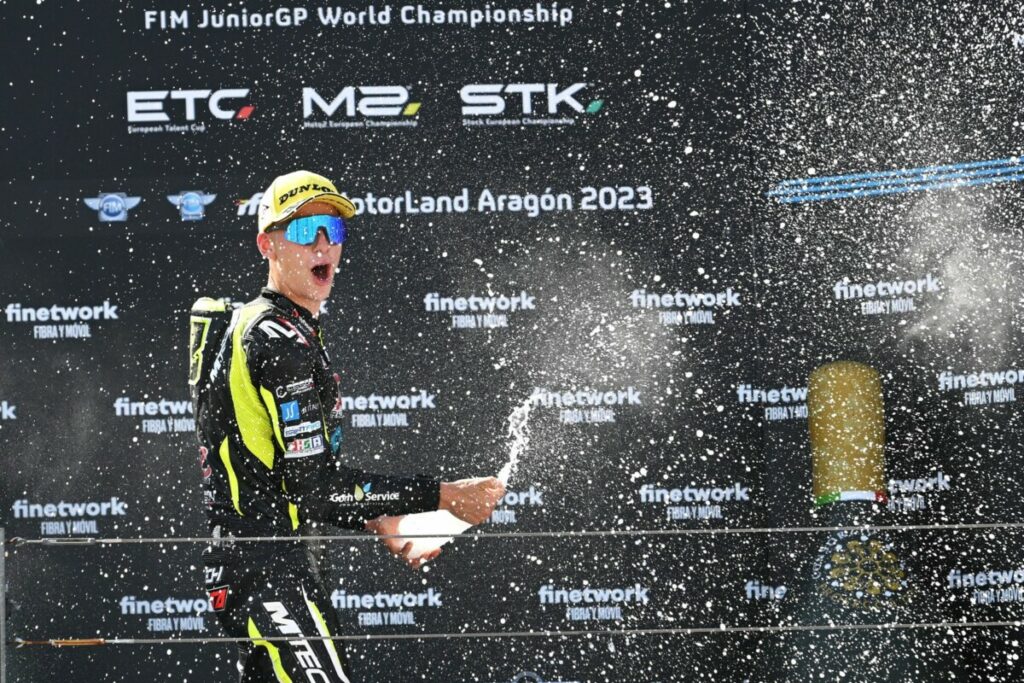 Moto3, Luca Lunetta montre ses griffes “Un résultat qui vaut son pesant d’or” lunetta-podio-juniorgp-moto3-aragon