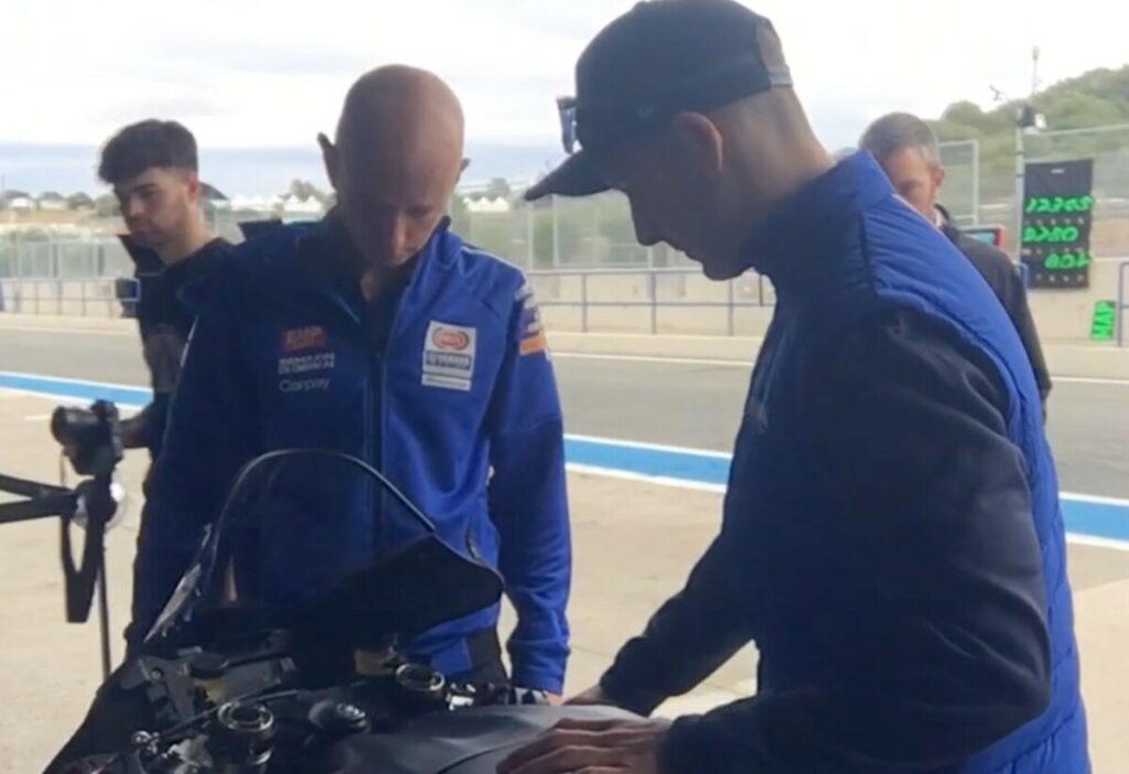Superbike Jerez : Jonathan Rea en bleu Yamaha et les autres actualités (vidéo) Jonathan Rea, Superbike