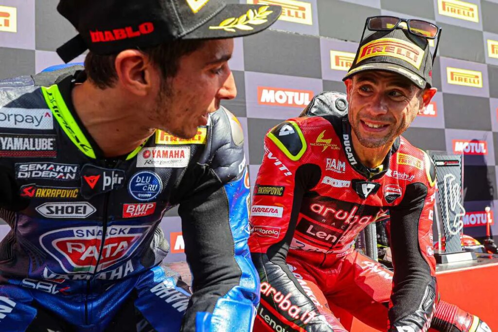 Superbike, instinct de Bautista : « C’est comme ça que j’ai battu Razgatlioglu » Superbike Portimao, Bautista racconta la battaglia con Razgatlioglu