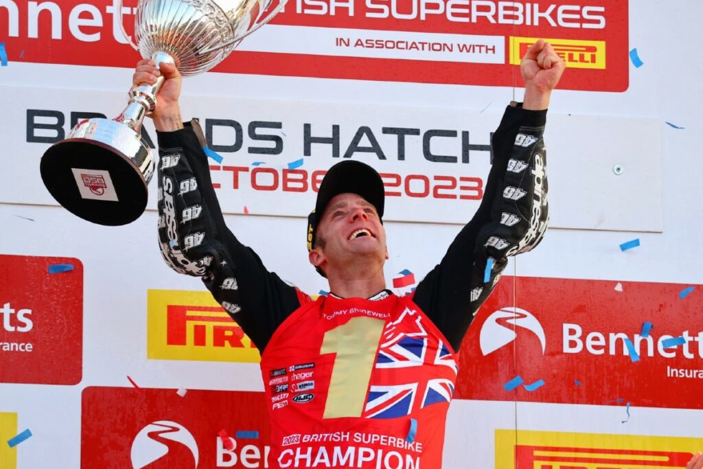 Tommy Bridewell BSB Champion : un titre pour Ollie et Birdy Tommy Bridewell Campione BSB: un titolo per Ollie e Birdy