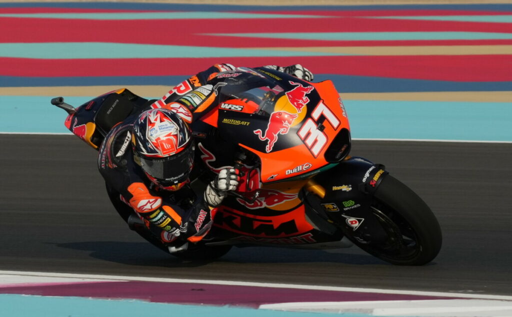 Moto2 Valence, Essais 1 : Acosta met tout le monde au pas, Vietti 2ème pedro-acosta-p1-moto2-valencia