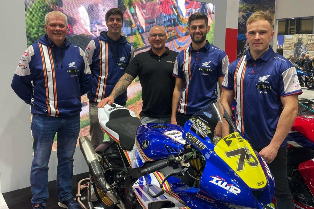 Alex Olsen épouse la classe Pathway pour le British Superbike 2024 Alex Olsen sposa la classe Pathway per il British Superbike 2024