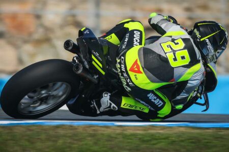 Superbike, Lowes vincente con la Ducati: Lowes sicuro