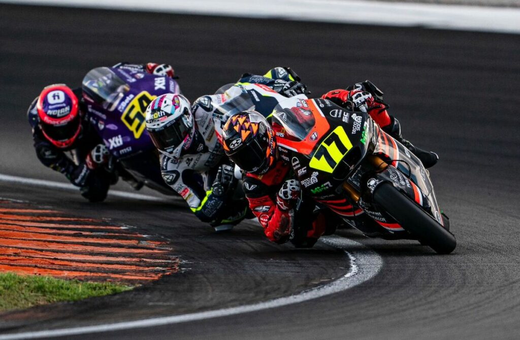 Moto2, Mattia Volpi « Nous terminons la tête haute, nous avons beaucoup grandi » mattia-volpi-moto2-valencia-2023
